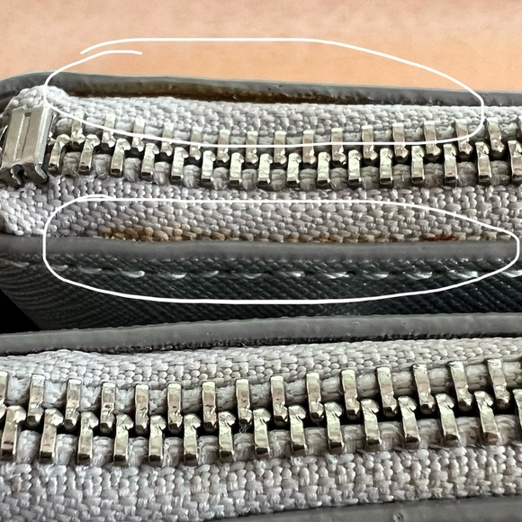 Lo & Sons Pearl Crossbody in Silver Saffiano/Silver Hardware/Grey Interior - Picture 11 of 16